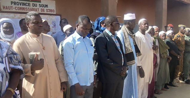 Community and church leaders in Djibo, Burkina Faso, pray for the release of Australian Dr Ken Elliott
