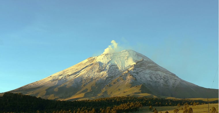 Popocat&eacute;petl Volcano near Mexico City
