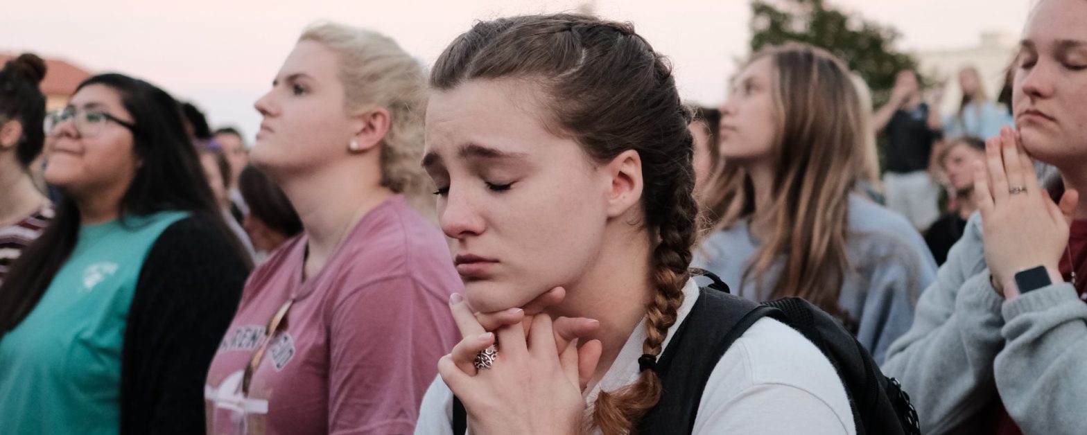 Teen girl praying