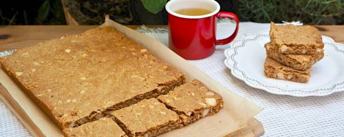 Roasted Macadamia Slice [Recipe]