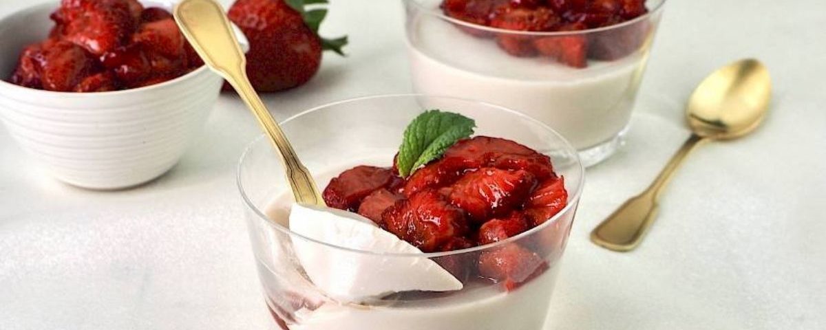 Panna Cotta with Roasted Strawberries [Recipe]