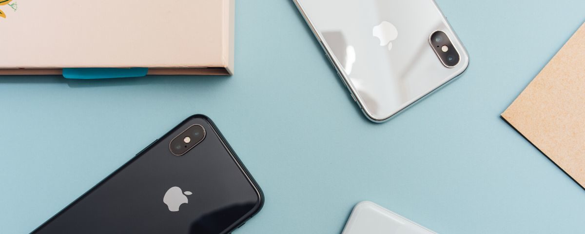 Should We Live the iPhone or Android Way?