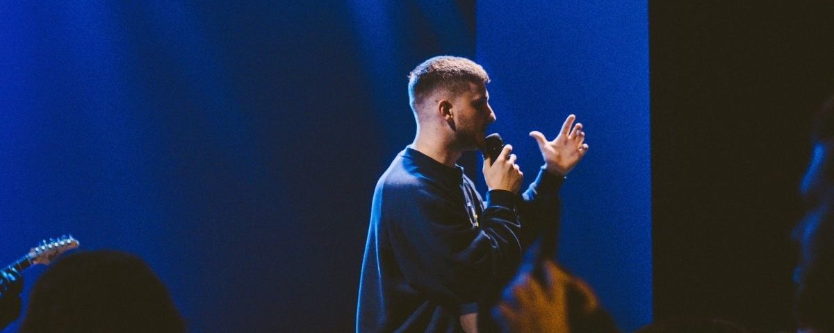 Are You a ‘Preacher’ or a Storyteller?
