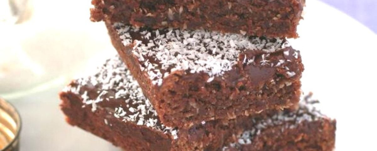 Easy and Delicious Chocolate Slice Snack to Share with Colleagues [Recipe]
